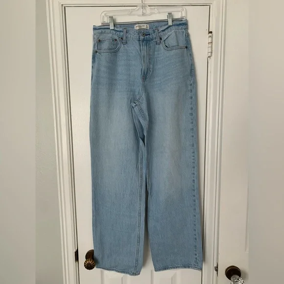 Abercrombie and Fitch jeans - Picture 2 of 3